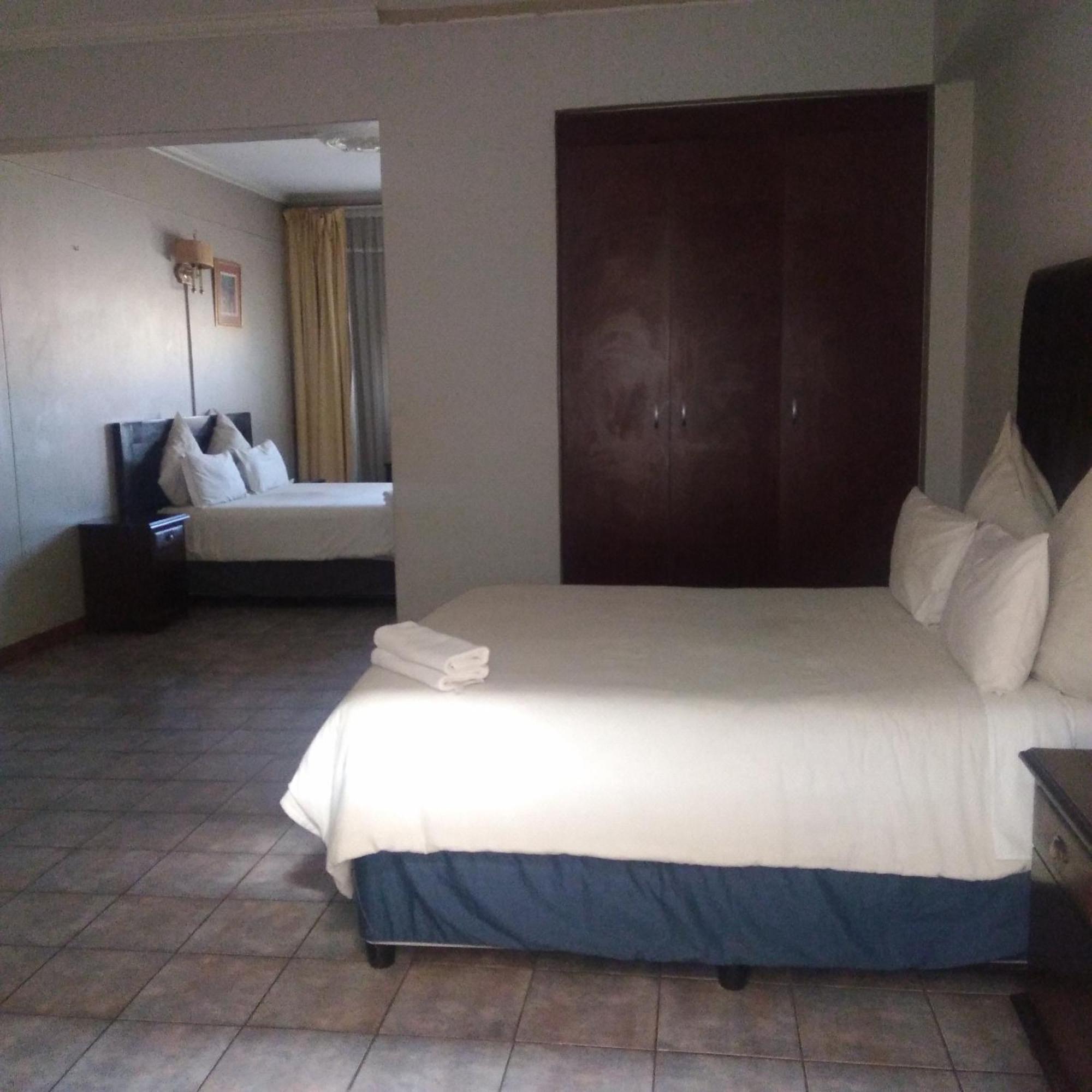 Tassili Lodge Kempton Park Esterno foto