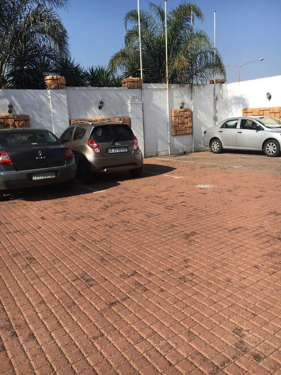 Tassili Lodge Kempton Park Esterno foto